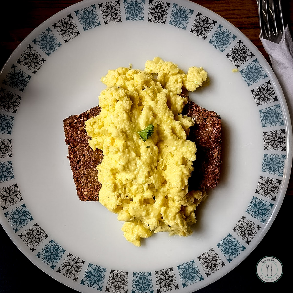 Scrambled egg with homemade brown bread at Fennelly's.