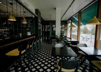 Empty indoor restaurant. Photo: Wendy Wei/Pexels