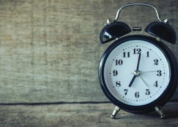 Alarm clock. Photo: Aphiwat chuangchoem/Pexels
