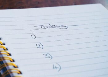 Notebook. Photo: Suzy Hazelwood / Pexels